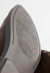 Next CHUNKY  - Elegantsed paeltega jalatsid - brown