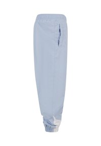 Gaiši zili sporta bikses ar elastīgu jostu, sānu kabatām un baltām akcentiem pie zeķes. Izgatavotas no gludas, vieglas auduma.