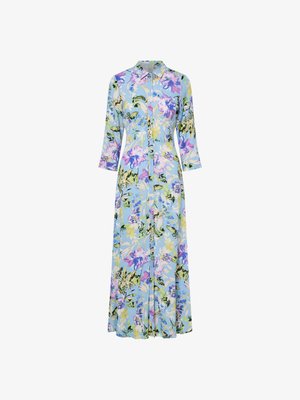 Blomstrete midi-kjole i lyseblått stoff, med lilla, gule og grønne blomster. Knappelukking foran, krage og trekvart ermer.