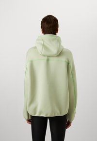 Thumbnail Image 5