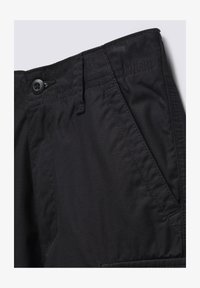 Unausgewählt, black