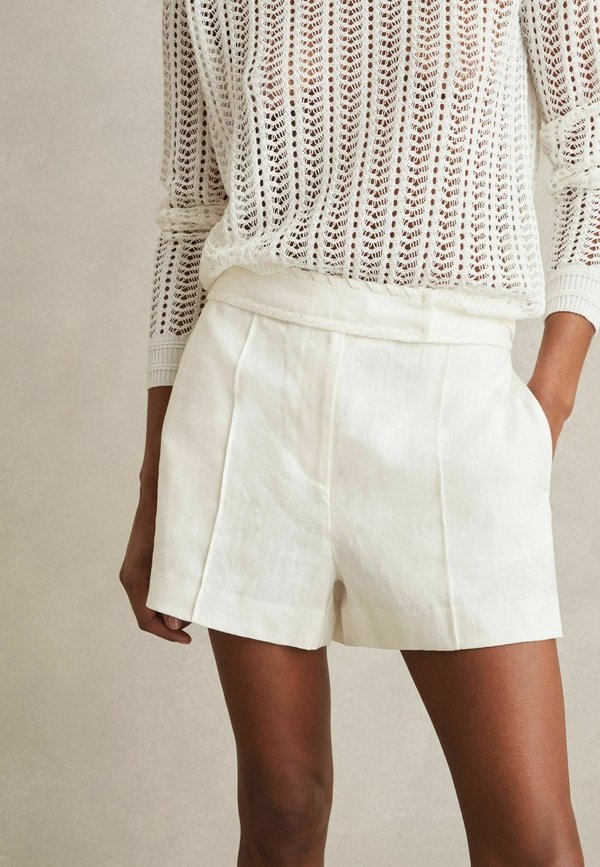 REGULAR FIT - Shorts