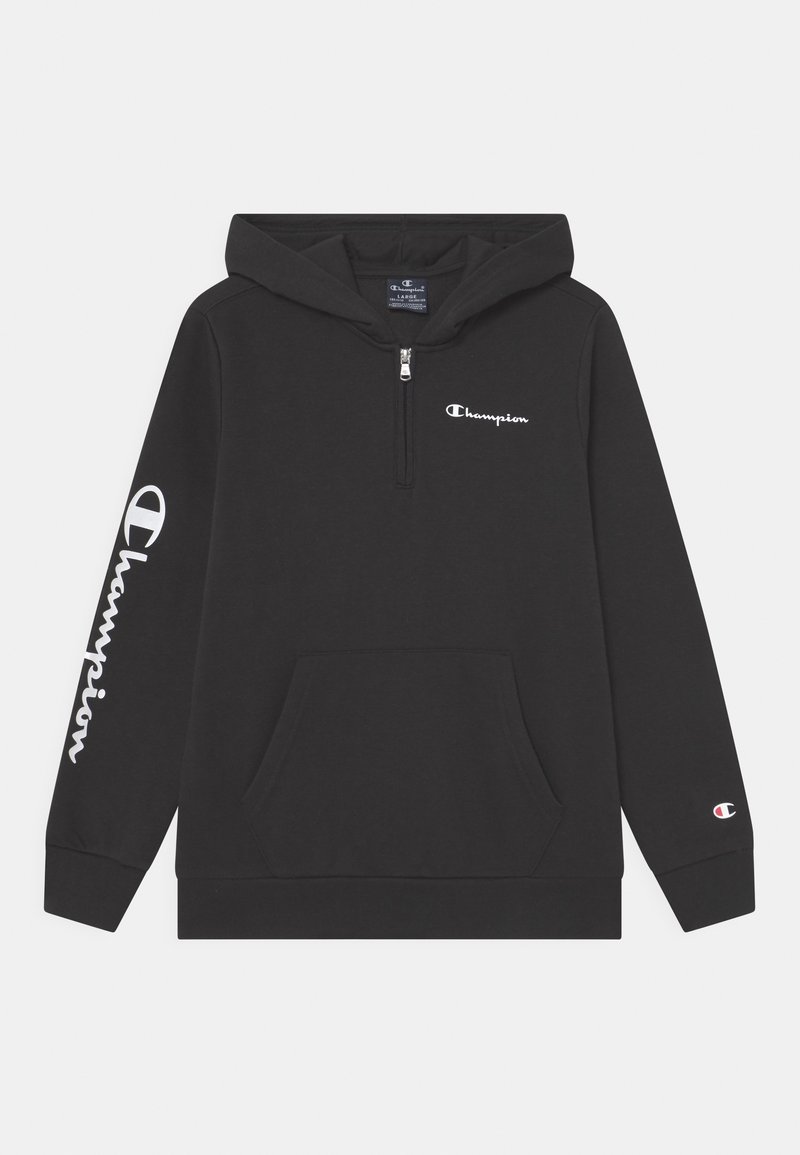Sweat à capuche noir Champion avec poche avant, demi-fermeture éclair, capuche, logo Champion blanc sur la poitrine, la manche et le poignet.
