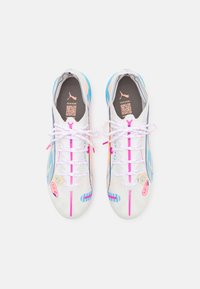 Puma ULTRA 5 ULTIMATE UP FG - Fußballschuhe für festen Untergrund - white/luminous blue/poison pink/fizzy melon