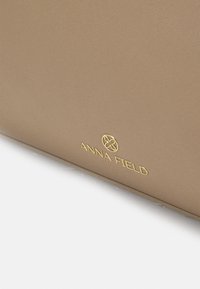 Anna Field Taška na laptop - taupe