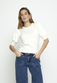 Nevybráno, broken white