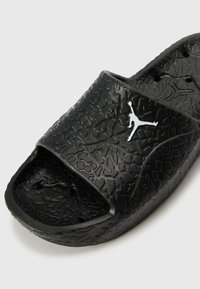 Thumbnail Image 6