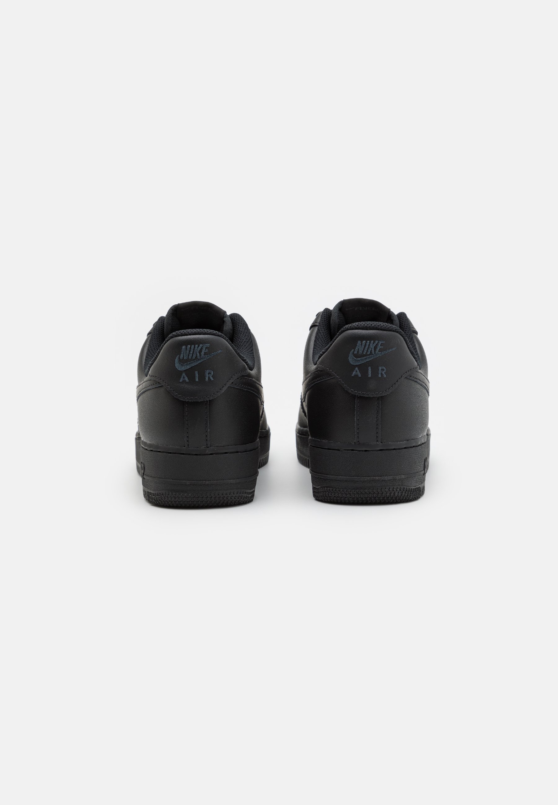 Nike Sportswear AIR FORCE 1 07 FLYEASE - Sneakers low - black/alb