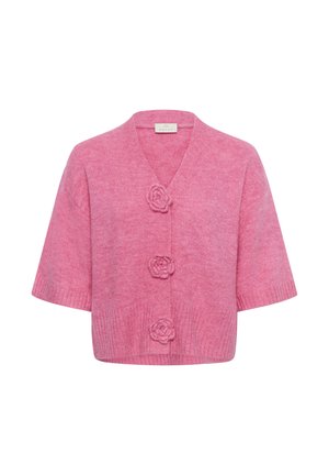 Kurze rosa Strickjacke aus weichem Material. Verfügt über kurze Ärmel, einen V-Ausschnitt und drei strukturierte, rosenförmige Knöpfe auf der Vorderseite.