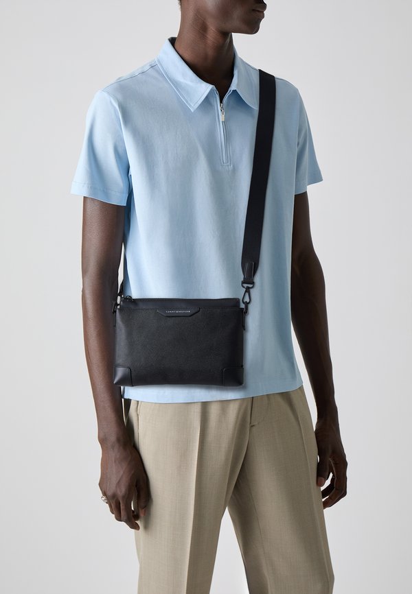 BUSINESS CROSSBODY - Cross body bag