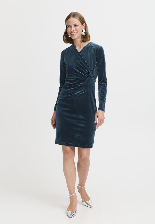 Shift dress - reflecting pond2