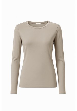 T-shirt beige a maniche lunghe, realizzato in tessuto morbido. Presenta un collo rotondo e un design aderente con cuciture minime e senza motivi visibili.