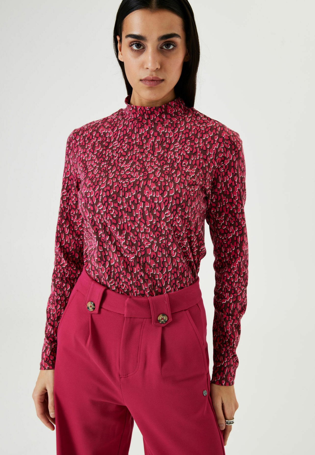 T-shirt à Manches Longues Garcia Pour Fille - Coupe Classique, Matière Douce - Marque Denim Italienne