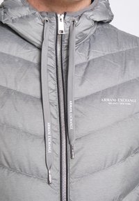 Armani Exchange Kurtka puchowa