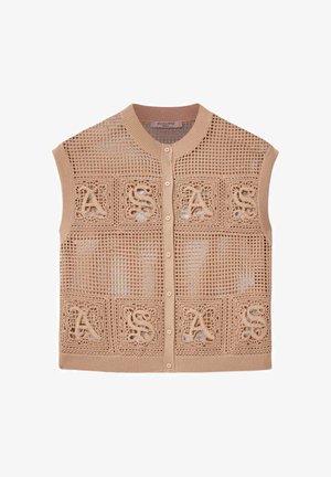 Beżowa bezrękawnikowa kamizelka na szydełku z przodu na guziki, z wzorem w kratę i wyhaftowanymi literami "A S A S" na przednich panelach.