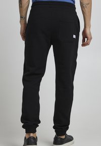 Solid SDROUVEN REGULAR FIT - Jogginghose - true black