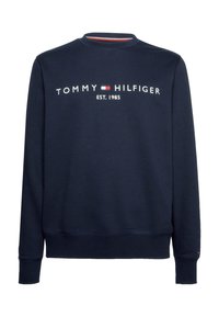 Felpa blu navy con scollo a girocollo, con la scritta "TOMMY HILFIGER EST. 1985" in bianco sul petto e un bordo interno del collo a contrasto.