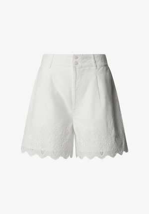 Shorts blancos de talle alto con bordado floral de encaje a lo largo del dobladillo en forma de ondas y cierre de doble botón en la cintura.