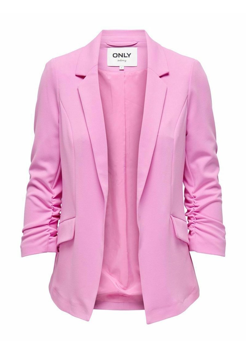 Rosa kavaj med en slät textur, strukturerad silhuett, sjalkrage och rynkade ärmar; har två framfickor och öppen framsida.