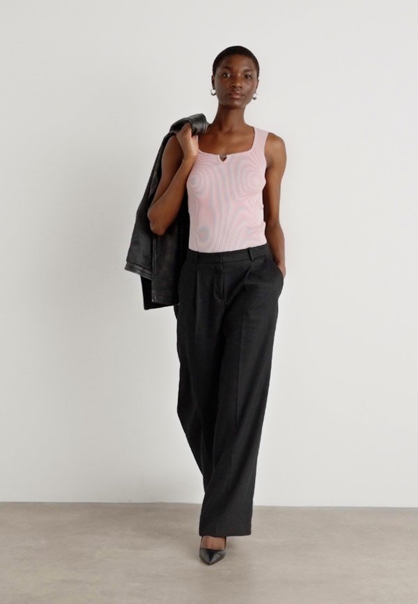 FIURA - Top - open purple3