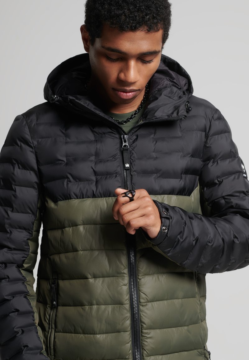 Herren Trenchcoats | Superdry Wintermantel dark moss/grün - AO50657 Herren Trenchcoats | Superdry Wintermantel dark moss/grün - AO50657