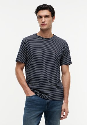 Tommy Hilfiger, SEASONAL FIT TEE CORE ESSENTIALS - Tričko s potlačou - desert sky/ecru