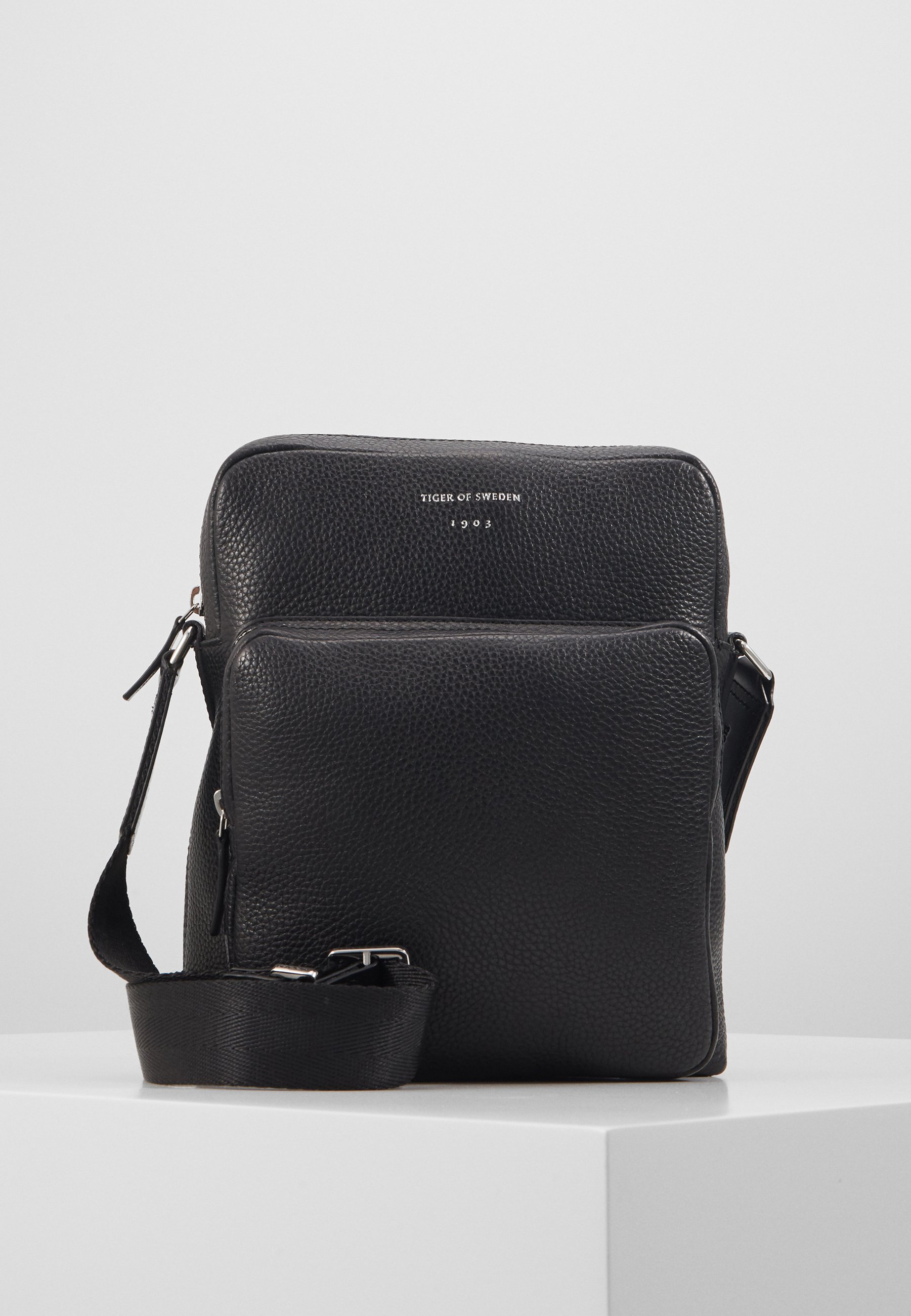 Tiger of Sweden BENSO Skulderveske black Zalando.no Tiger of Sweden skulderveske | FINN.no