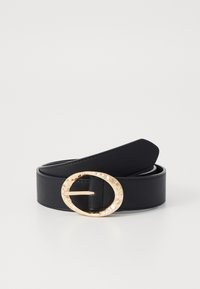 Curea din piele neagră, cu o cataramă ovală aurie, lată, cu o textură ciocănită. Curea are un design elegant și o finisare netedă.