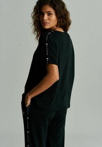 B by Ted Baker LOOK LOUNGE-REGULAR FIT - T-Shirt print - black