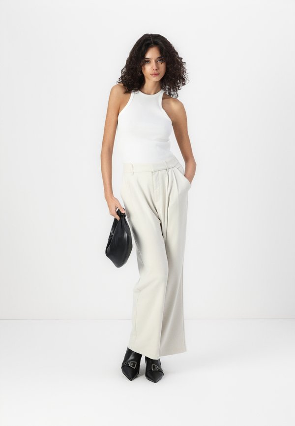 Hollister Livvy Ultra High-Rise Wide-Leg Pants - Trousers - rainy day3