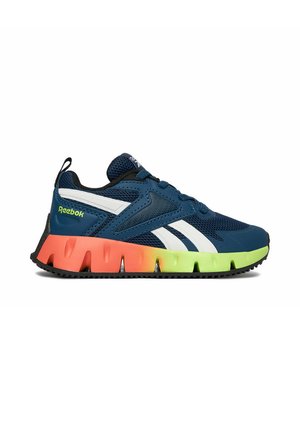 Marineblauer Reebok-Laufschuh mit weißen Logostreifen, Sohle mit Neon-Grün-zu-Orange-Verlauf und schwarzer Profilsohle, von der linken Seite betrachtet.
