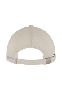 Beige színű, puha tapintású pamut baseballsapka, állítható hátsó pánttal és kis lila hímzett részlettel az oldalán.