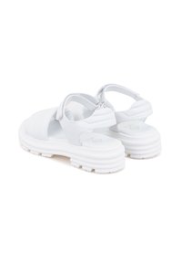 Desa Sandalen - white