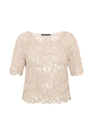 Beige gehaakte blouse met korte mouwen, voorzien van bloem- en krulpatronen, een gegolfde zoom, een ronde halslijn en een zichtbare geweven textuur.