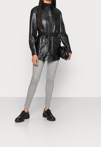 Marks & Spencer Cappotto corto - black