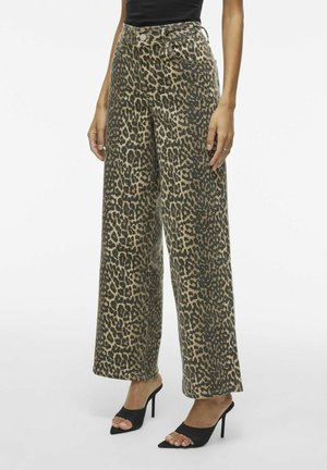 Leopardprint wijd uitlopende broeken in beige en zwart, met een hoge taille, twee voorzakken en een subtiele textuurafwerking.