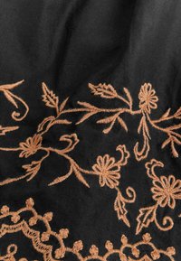 Next EMBELLISHED TIERED REGULAR FIT - Vardagsklänning - black brown