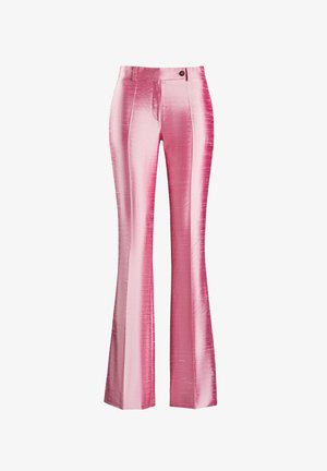 Rožinės pločio kelnes iš tekstūruotos medžiagos, su subtiliu blizgesiu ir priekinėmis kišenėmis. Suprojektuotos su prigludusia liemene ir vienu mygtuko uždarymu.