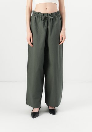 Pantaloni - green