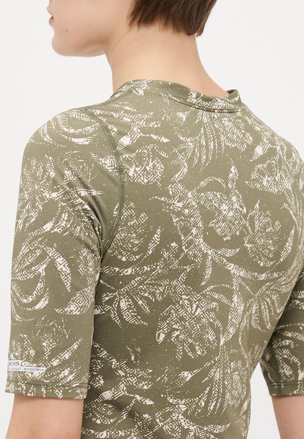 ESSENTIALS SKIN - Bikini top3