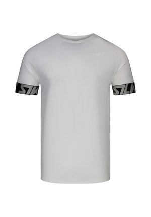 Hvid sport T-shirt med korte ærmer og sorte bånd på ærmerne, prydet med fed logo-tekst og et lille logo på brystet.