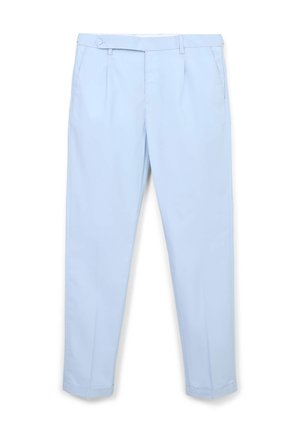 Pantaloni azzurri chiari con una texture liscia, dotati di chiusura con bottone, pieghe sul davanti e gambe dritte con orli arrotolati.