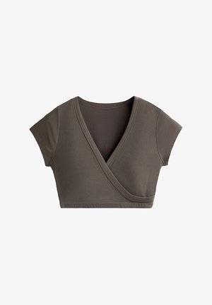 Haut court côtelé vert olive avec un décolleté en V profond et des manches courtes. Présente un design enveloppant et un ourlet élastique pour un ajustement confortable.