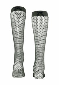 Calze a rete nere fino al ginocchio con un motivo geometrico a rombi. Presentano una parte superiore di colore solido con un fiocco in tessuto all'orlo.