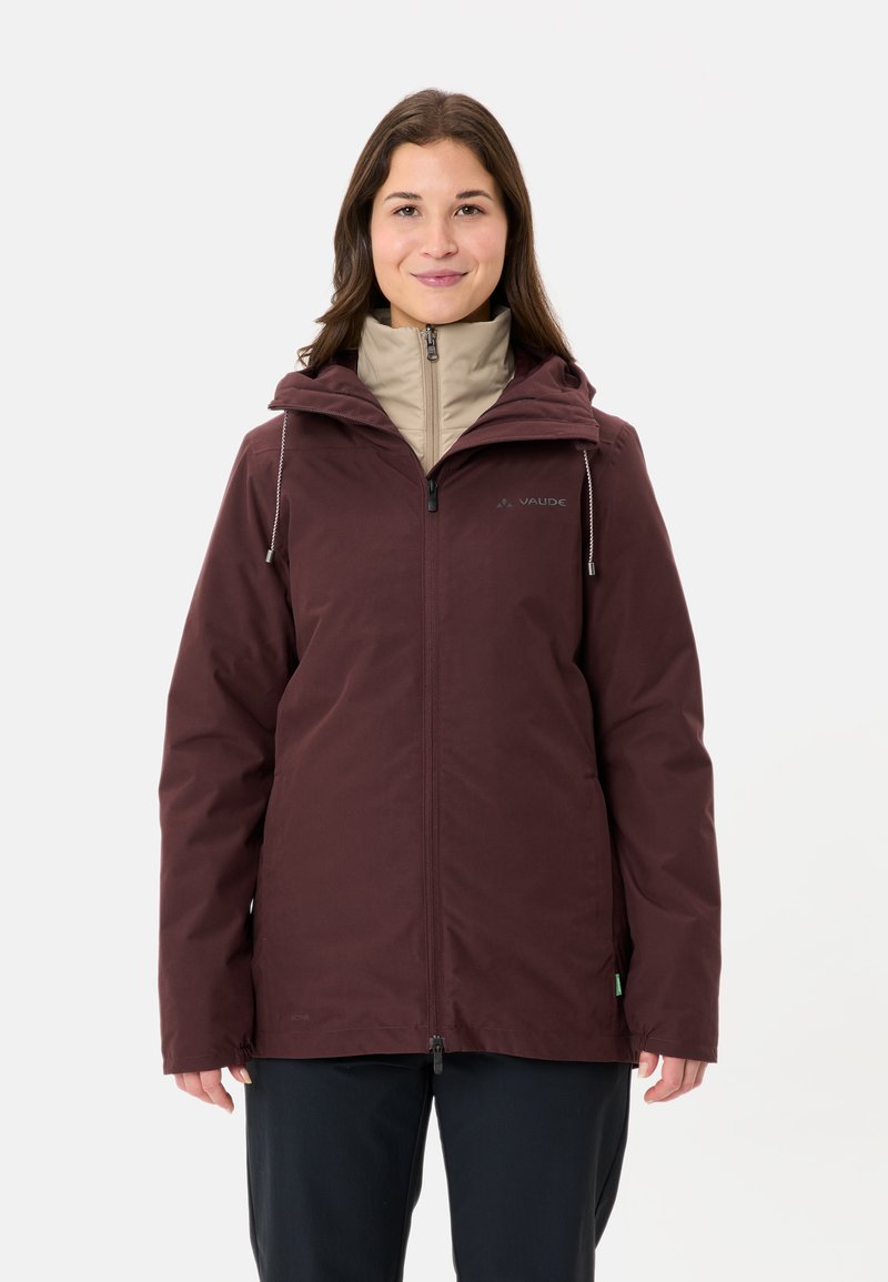 Bordeauxfarbenes Outdoor-Jacke mit Kapuze, Frontreißverschluss und Kordelzug-Akzent. Verfügt über eine beige Innenschicht, glatte Textur und leichtes Design.