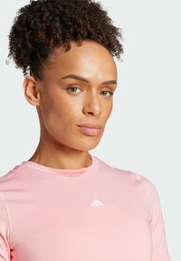 adidas Performance TECHFIT różowy