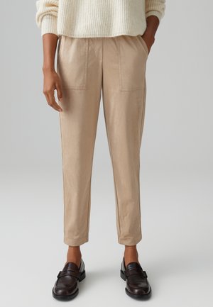 MID RISE ANKLE RELAXED FIT SUEDE LOOK - Stoffhose - macadamia