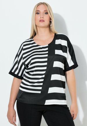 - T-shirt z nadrukiem