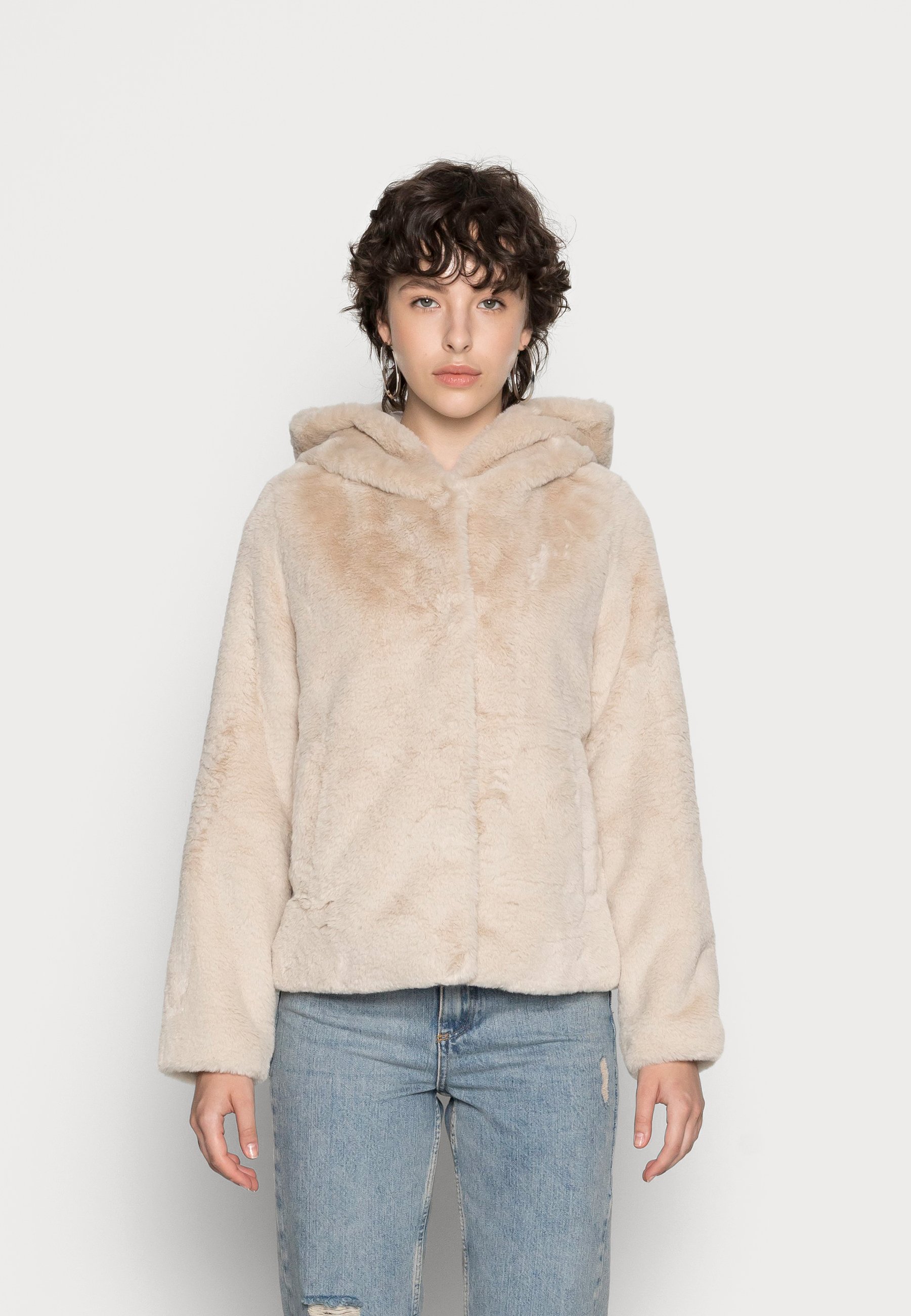 faux fur jacket vero moda