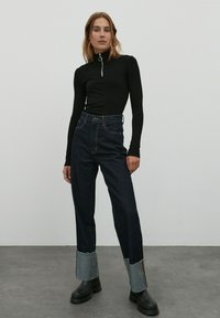 EDITED SVETLANA - Longsleeve - schwarz